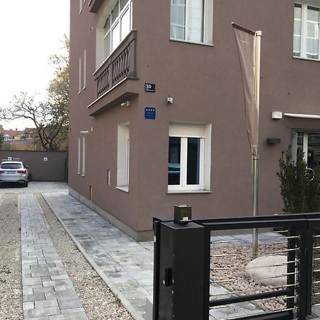 Apartments N10 Zagreb Extérieur photo