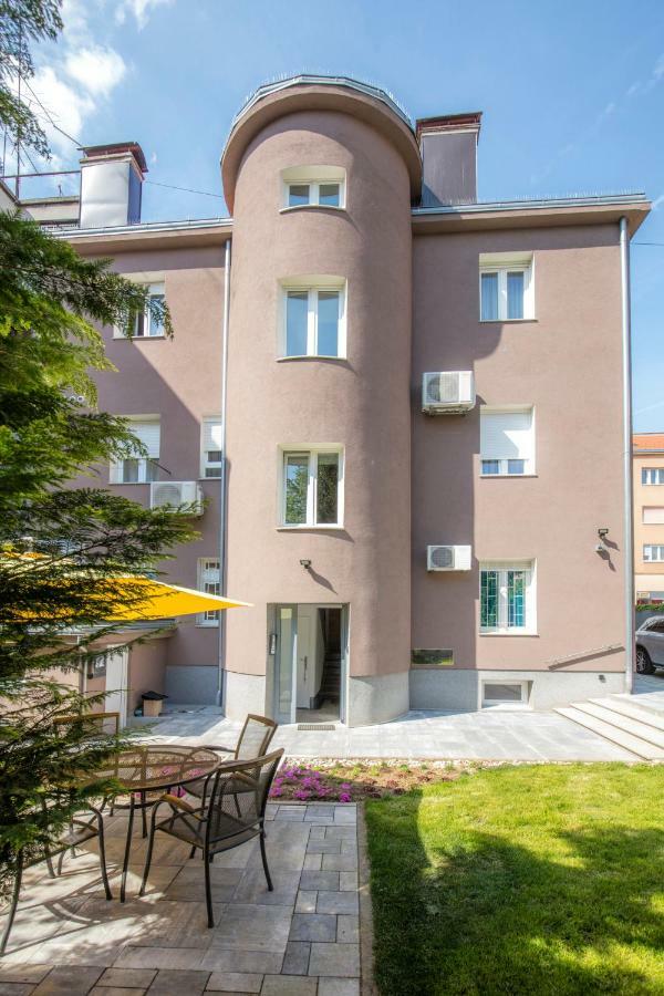 Apartments N10 Zagreb Extérieur photo